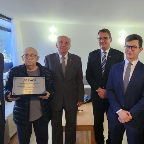 CACB presta homenagem a George Pinheiro